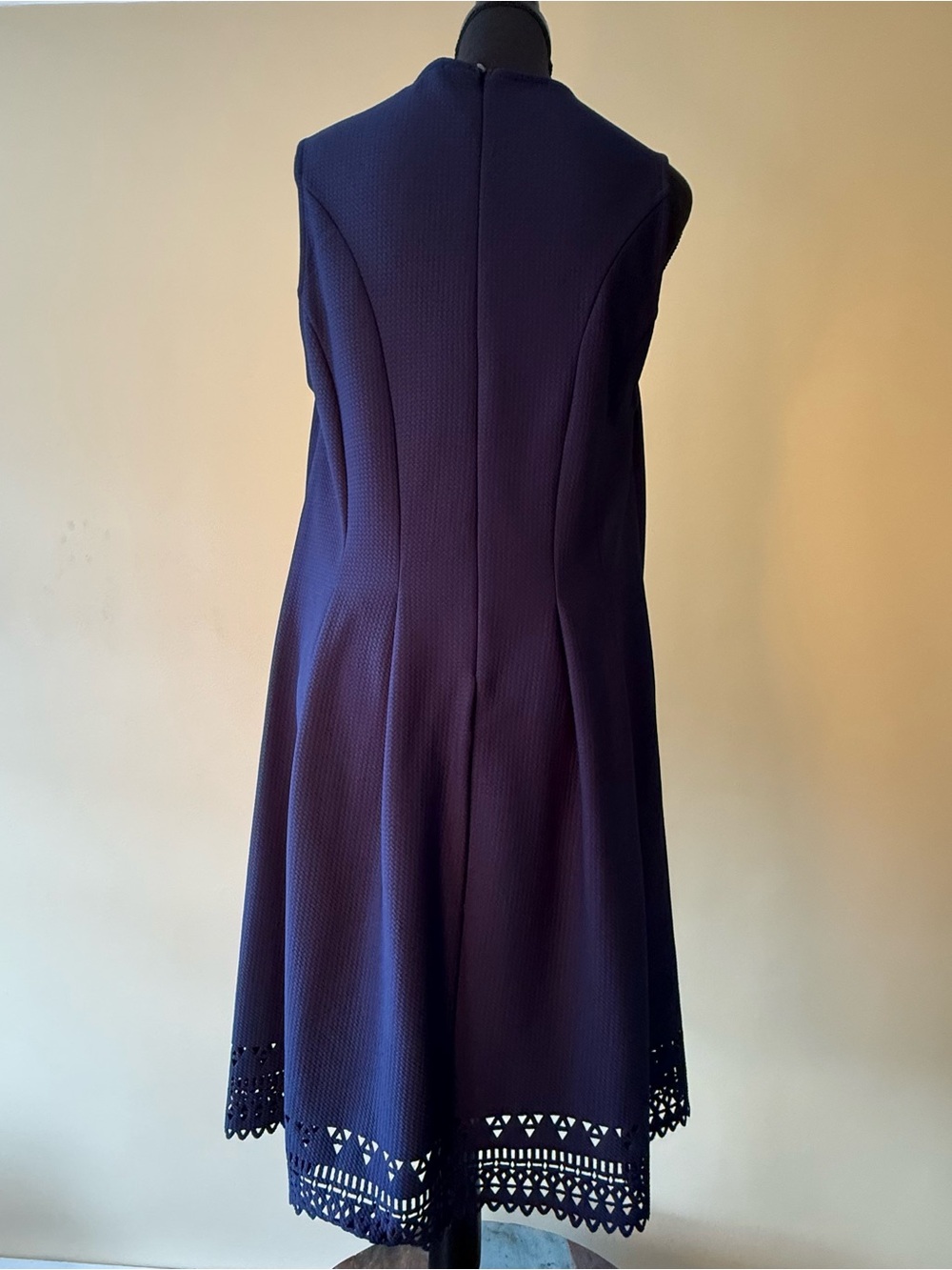 Monteau LA Women’s Sleeveless Dress with laser cut hem Navy Blue 2X A-line Midi - Picture 10 of 10